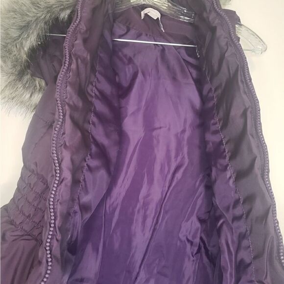 New‎ York & Company Outdoor Vest with Removable Faux Fur Hood - Picture 4 of 7
